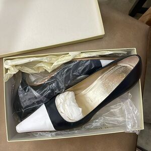 ST JOHN NAVY AND WHITE HEEL